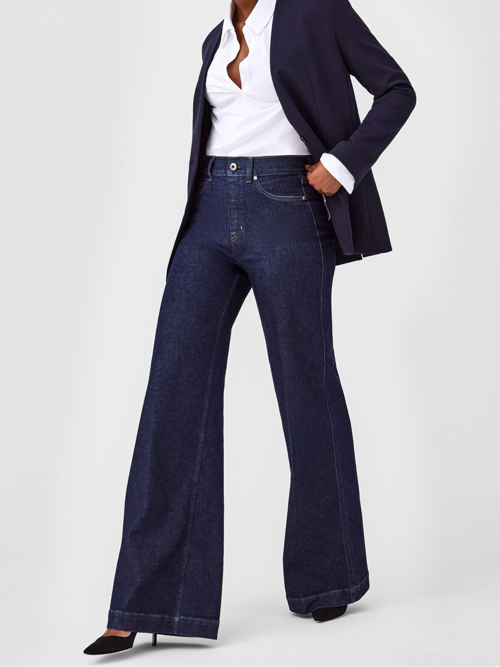 SPANX Wide Leg Pull-On Jean (L)